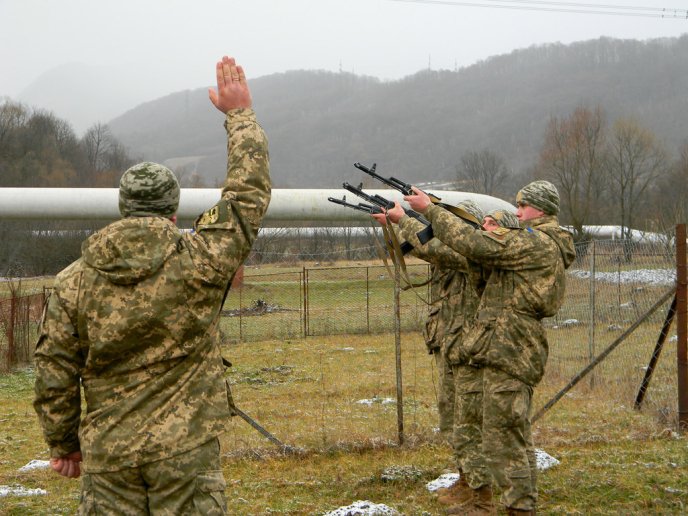 На Воловеччині попрощались із загиблим бійцем АТО Віталієм Горбатюком – 09 На Воловеччині попрощались із загиблим бійцем АТО Віталієм Горбатюком – 09