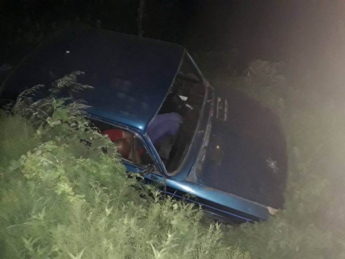 Неподалік Ужгорода п’яний водій скерував своє авто у кювет, – ЗМІ – 03