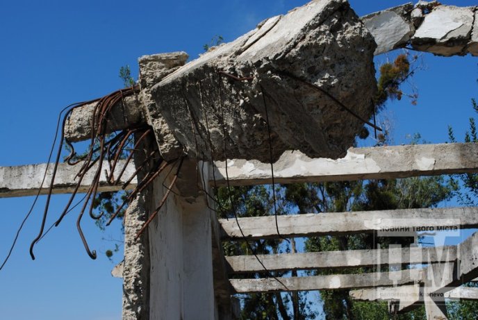 Маленька Прип’ять по сусідству зі школою та багатоквартирним масивом (ФОТО) – 20