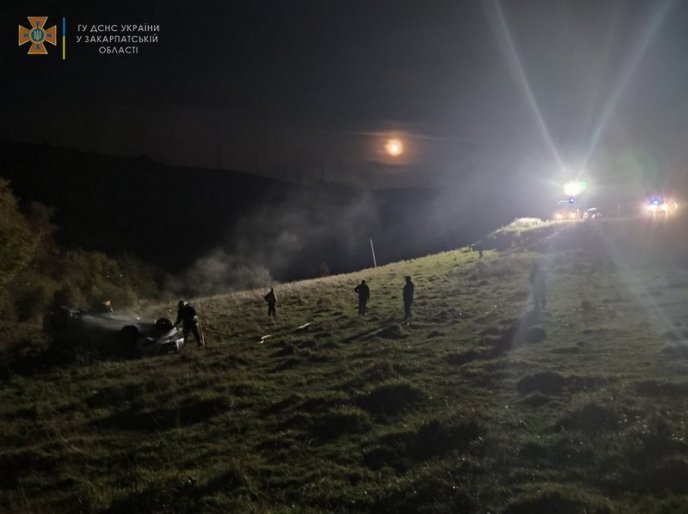 Авто кілька разів перекинулось і загорілось: в області сталась ДТП – 04