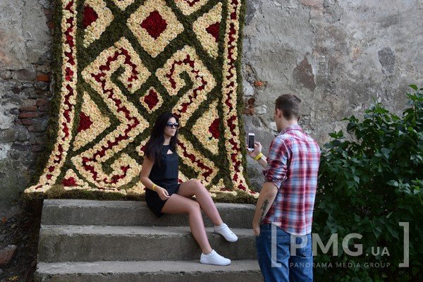 У Чинадієві відбувся фестиваль квітів "Кохання в Сент-Міклоші" – 12