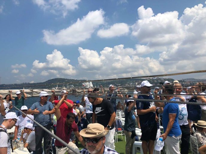 Ужгородка Олеся Смирнова взяла участь у масштабному запливі через Босфор – 03