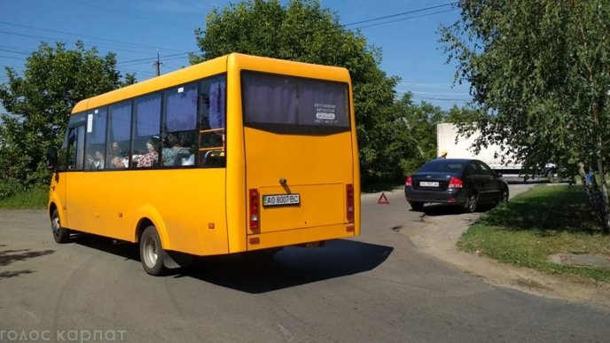 В Ужгороді перекрили дорогу, – ЗМІ – 02