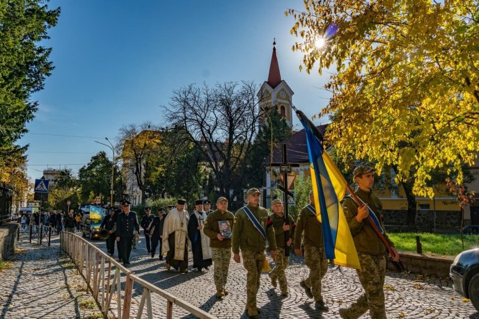 Троє дітей втратили батька: на Закарпатті поховали Героя – 03 Троє дітей втратили батька: на Закарпатті поховали Героя – 03