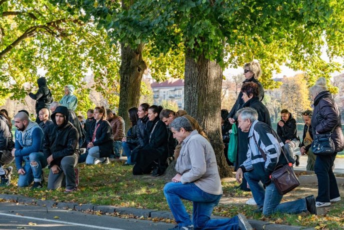 Троє дітей втратили батька: на Закарпатті поховали Героя – 01 Троє дітей втратили батька: на Закарпатті поховали Героя – 01