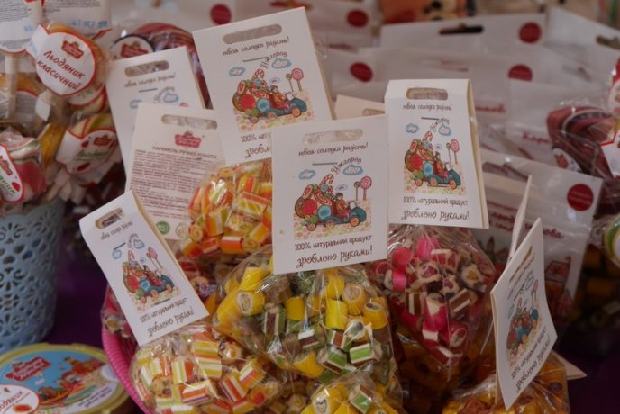 Для любителів ласощів в Ужгороді з’явилася «Солодка вулиця» – 15