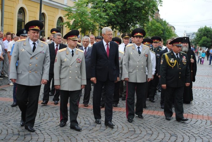 Центр Мукачева "захопили" військові (ФОТОРЕПОРТАЖ)  – 03 Центр Мукачева "захопили" військові (ФОТОРЕПОРТАЖ)  – 03