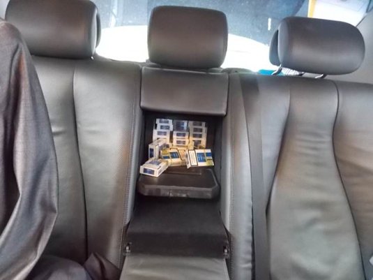 Прикордонники затримали контрабандиста, що провозив цигарки в "Мерседесі" – 01 Прикордонники затримали контрабандиста, що провозив цигарки в "Мерседесі" – 01