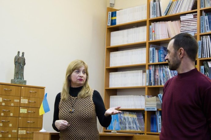 В Ужгороді відкрили фотовиставку учасника АТО "Духовна війна: озброєні книгою" – 12