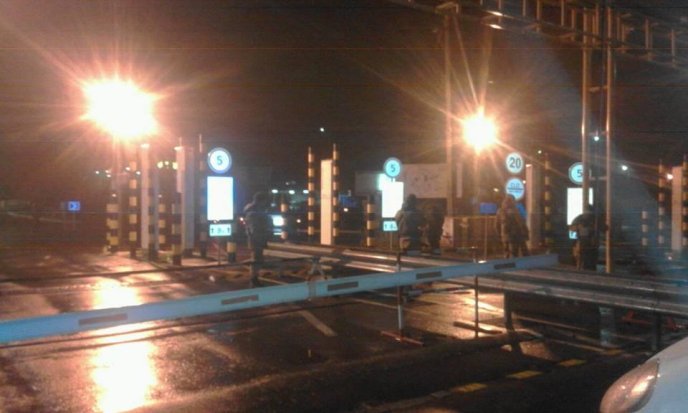 "Пересічники" блокували КПП "Тиса" на україно-угорському кордоні – 07