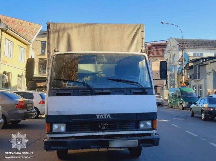 Патрульні "ловлять" п’яних водіїв вантажівок – 03