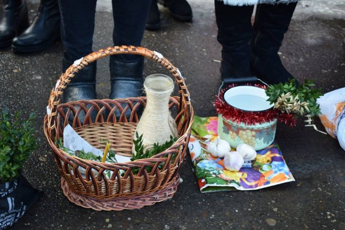 Тисячі вірян прийшли помолитись у храми Ужгорода та освяти воду – 12
