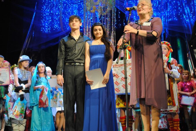 Кращих виконавців естрадної пісні назвали на "Різдвяній зіроньці - 2014" (ФОТО) – 09