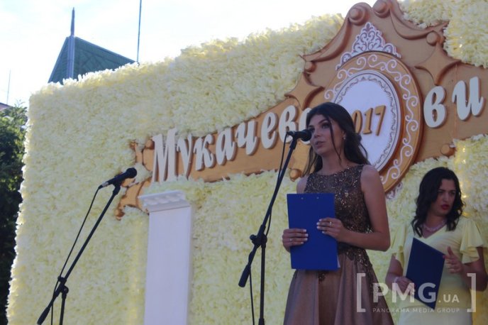 У Мукачеві нагородили випускників-медалістів – 80