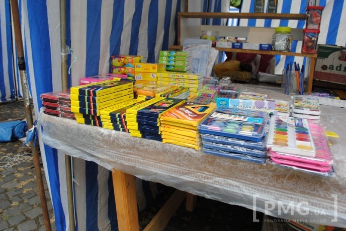 У Мукачеві відкрився шкільний ярмарок – 04 У Мукачеві відкрився шкільний ярмарок – 04
