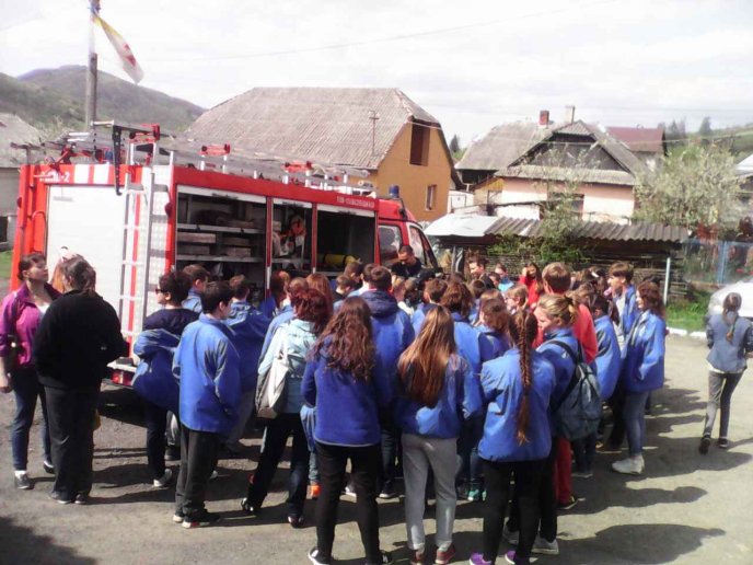 Дітям з Донеччини показали роботу гірських рятувальників Закарпаття – 02