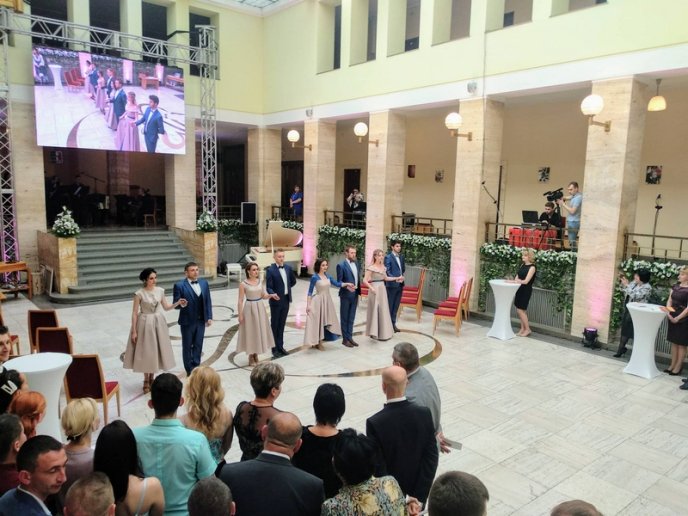 В Ужгороді стартував весняний благодійний бал на підтримку вихованців інтернату – 01