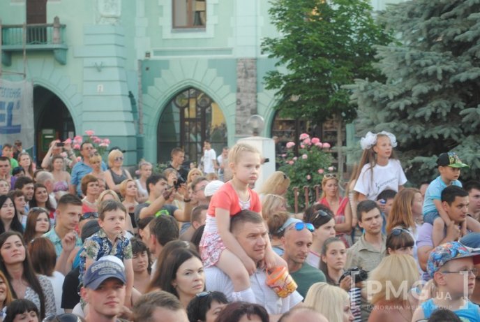 У Мукачеві шоу-балет "Сучасник" відзначив свій 30-річний ювілей святковим концертом – 14