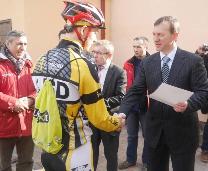 В Ужгороді відкрили туристичний велоцентр – 06