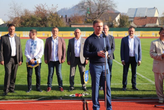 "Хуст вчергове довів, що маленькі міста мають великі амбіції", – Валерій Лунченко – 01