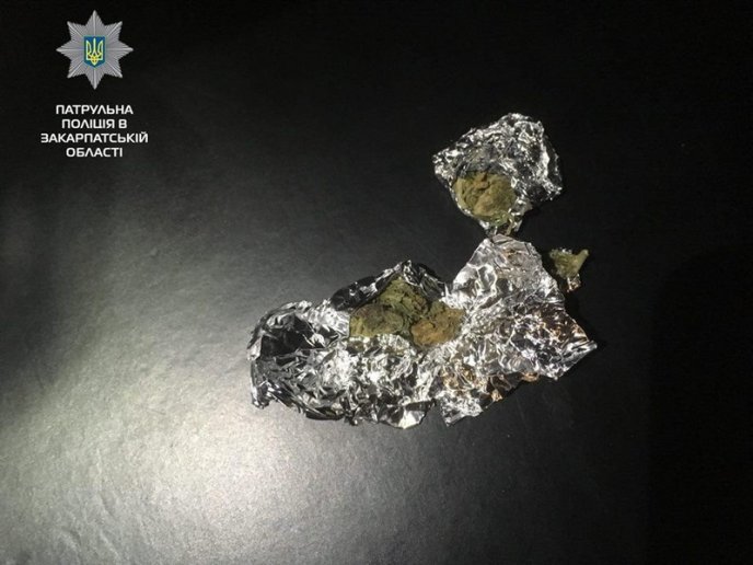 У Мукачеві таксист віз підозрілого пасажира – 03