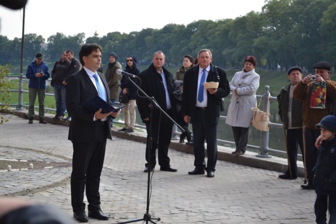 В Ужгороді відкрили пам’ятний знак жертвам Голокосту у вигляді шестикутної зірки Давида – 11