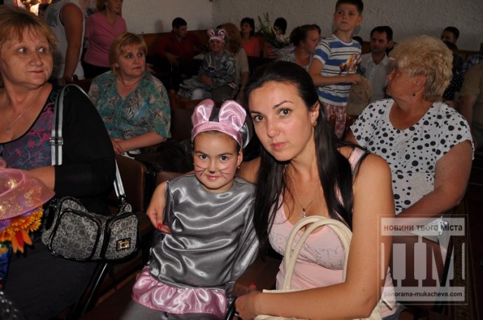 У Мукачеві відбулася святкова шоу-програма "Дитинство в сонячних долонях" (ФОТОРЕПОРТАЖ) – 06