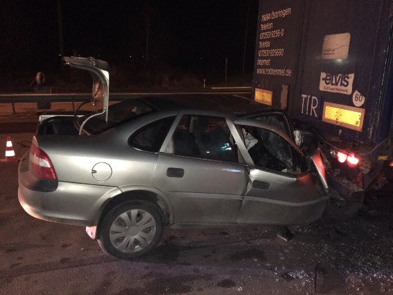 Поліція оприлюднила нові фото з місця смертельної аварії біля угорського кордону – 02 Поліція оприлюднила нові фото з місця смертельної аварії біля угорського кордону – 02