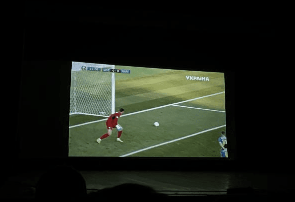 Україна-Швеція 2:1: вболівальники Тячівщини підтримували національну футбольну збірну – 13