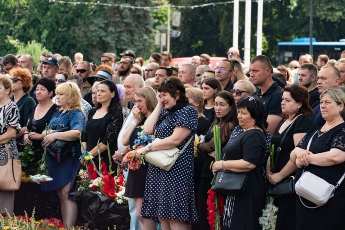 Трагічний день для Ужгорода: в місті попрощалися з трьома Героями – 10 Трагічний день для Ужгорода: в місті попрощалися з трьома Героями – 10