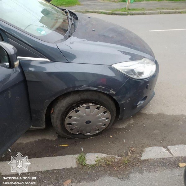 У Мукачеві дуже п’яний водій скоїв аварію – 02