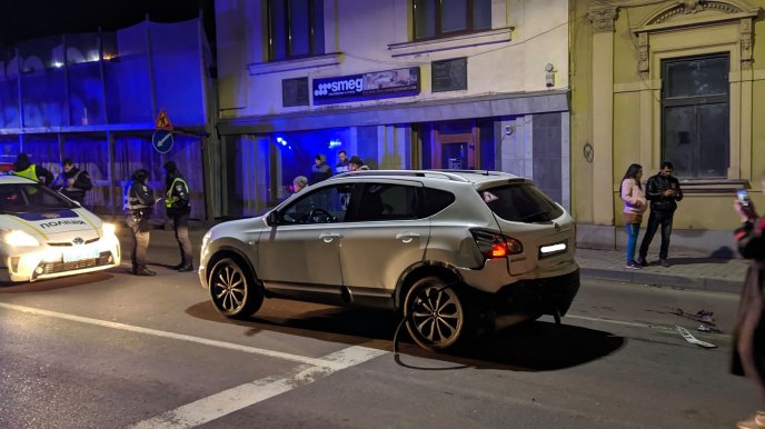 Масштабна аварія: постраждали молоді ужгородки – 01