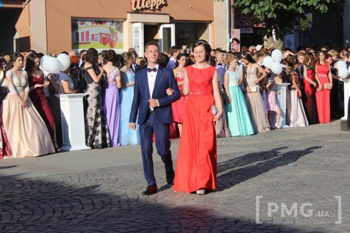 У Мукачеві нагородили випускників-медалістів – 69