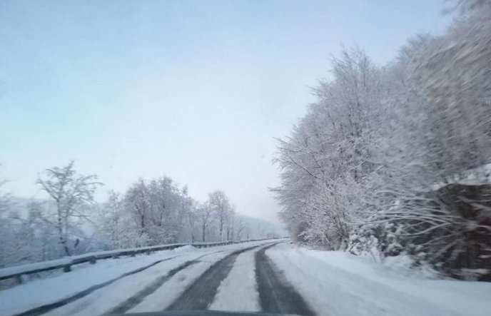 На межі Закарпатської та Львівської областей панує справжня зима – 02
