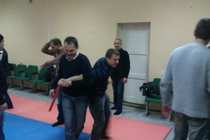 Ужгородських активістів самооборони вчили захищатися в бою (ФОТО) – 01 Ужгородських активістів самооборони вчили захищатися в бою (ФОТО) – 01