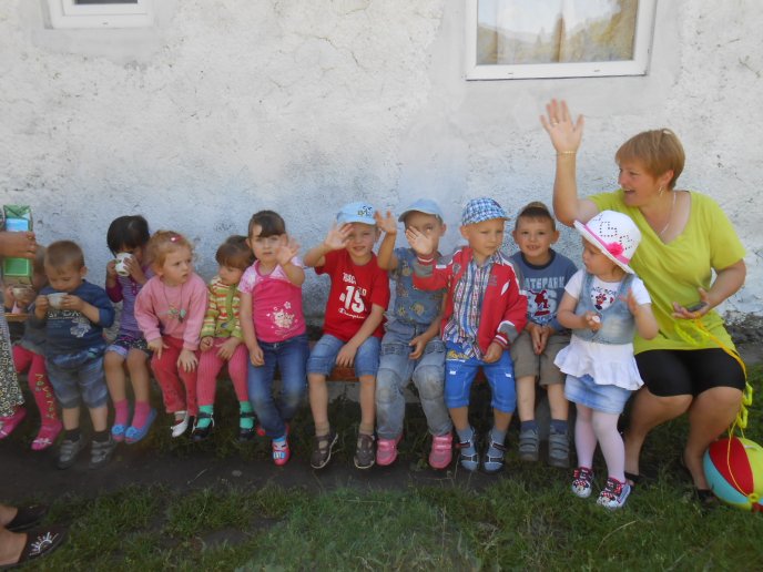 У селі Розтоки встановили новий майданчик для дитсадка  – 06 У селі Розтоки встановили новий майданчик для дитсадка  – 06