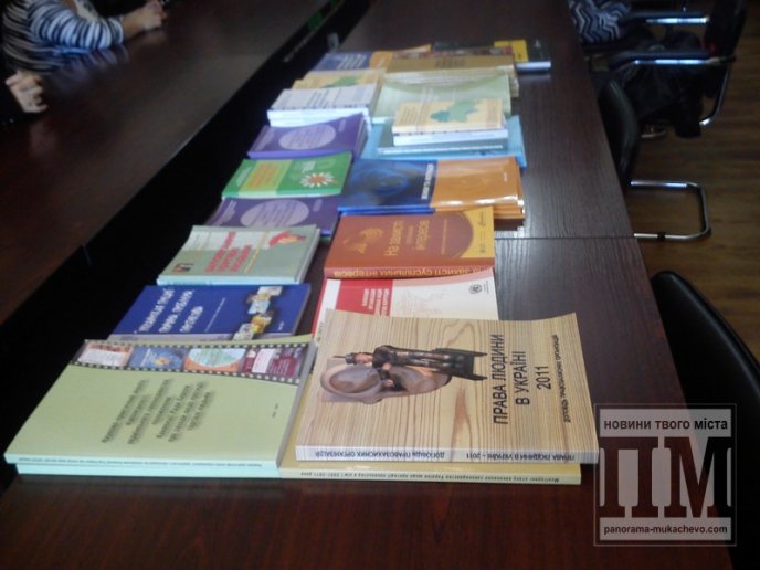 Мукачівські бібліотекарі відзначили своє професійне свято (ФОТО) – 03