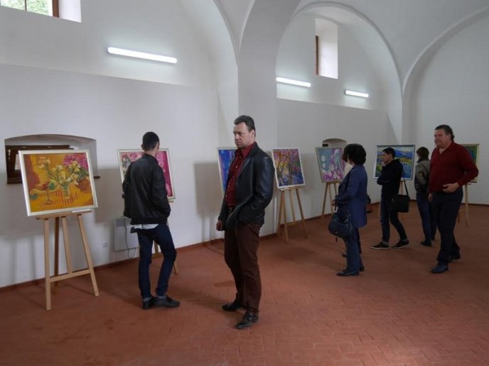 Чотири закарпатські художниці презентували свої роботи – 07