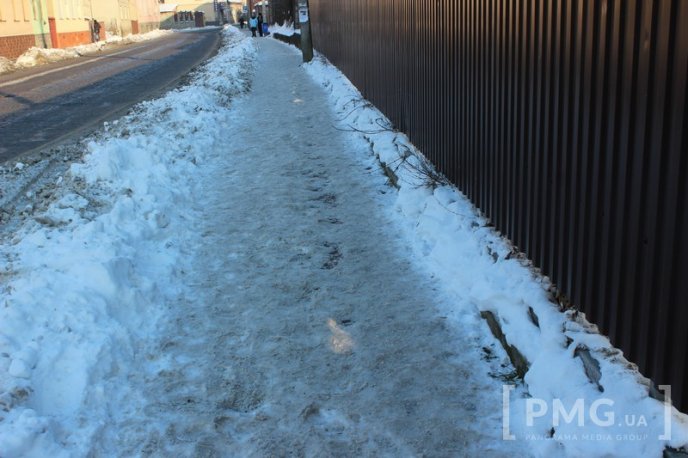 Слизькі дороги або безкоштовний атракціон фестивалю “Червене вино” – 04 Слизькі дороги або безкоштовний атракціон фестивалю “Червене вино” – 04
