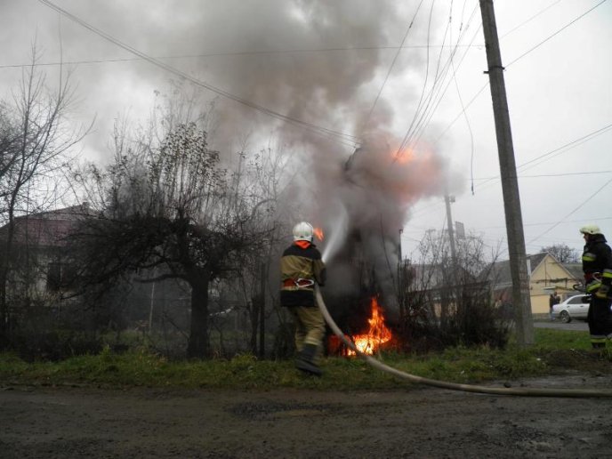 В одному із сіл Ужгородщини горіла трансформаторна підстанція – 06