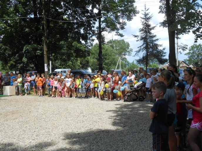 У столиці Гуцульської республіки відкрили спортмайданчик із більше десятком різних тренажерів – 04