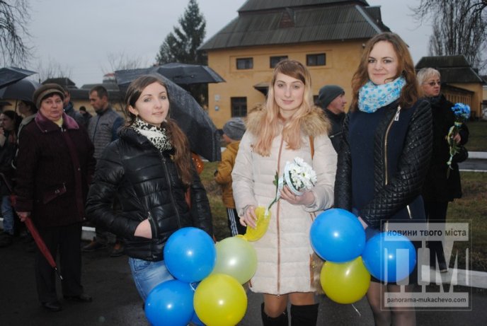 У Мукачеві урочисто зустріли бійців Героїчної 128-ої бригади (ФОТОРЕПОРТАЖ) – 03