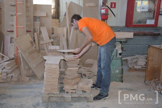 У Мукачеві виготовляють неймовірні дерев’яні вироби, які чудово впишуться в будь-який інтер’єр – 23