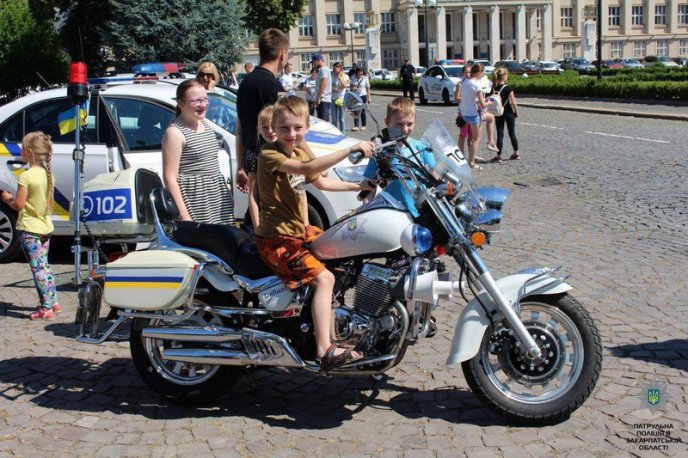 Як патрульні професійне свято відзначали – 07