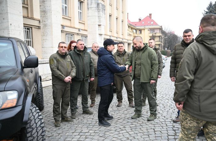 Закарпаття передало позашляховики для потреб військових – 05