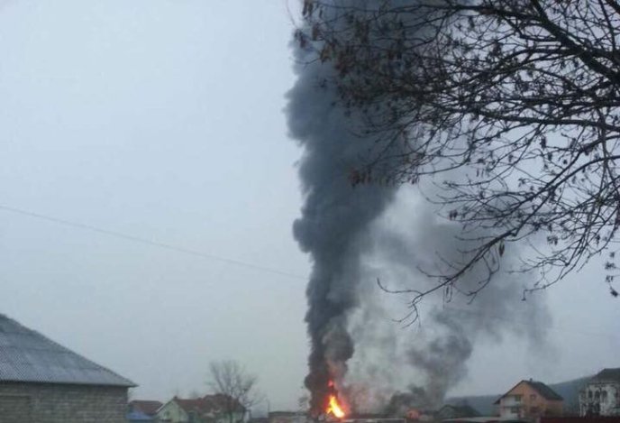 Велика пожежа на Ужгородщині: горять складські приміщення – 03 Велика пожежа на Ужгородщині: горять складські приміщення – 03