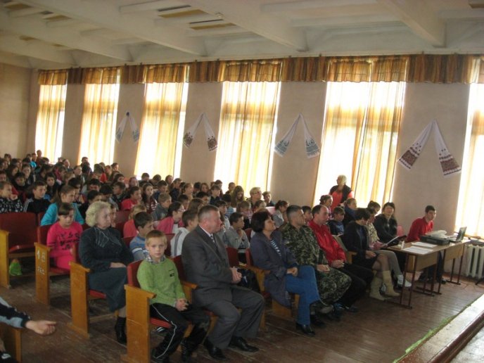 Прикордонники Мукачівського загону відзначили День пам’яті та примирення – 05