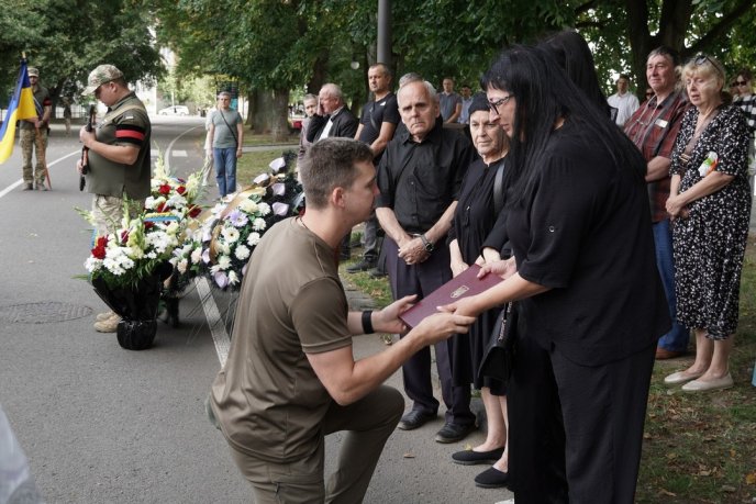 Поховали 51-річного захисника, який загинув у бою за Україну – 05