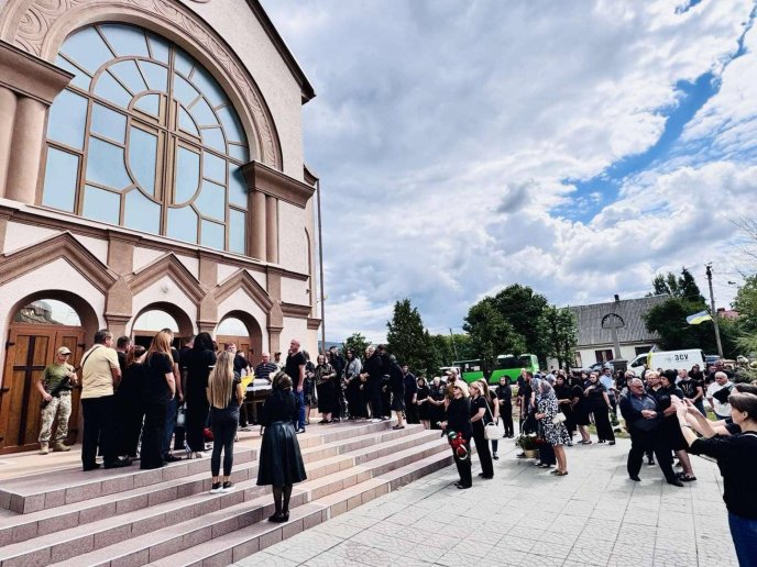У Чинадієві поховали воїна, який тривалий час вважався зниклим безвісти – 04 У Чинадієві поховали воїна, який тривалий час вважався зниклим безвісти – 04