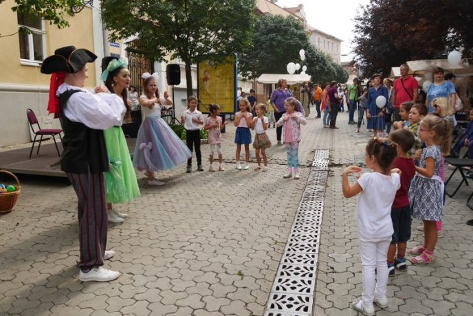 Для любителів ласощів в Ужгороді з’явилася «Солодка вулиця» – 14